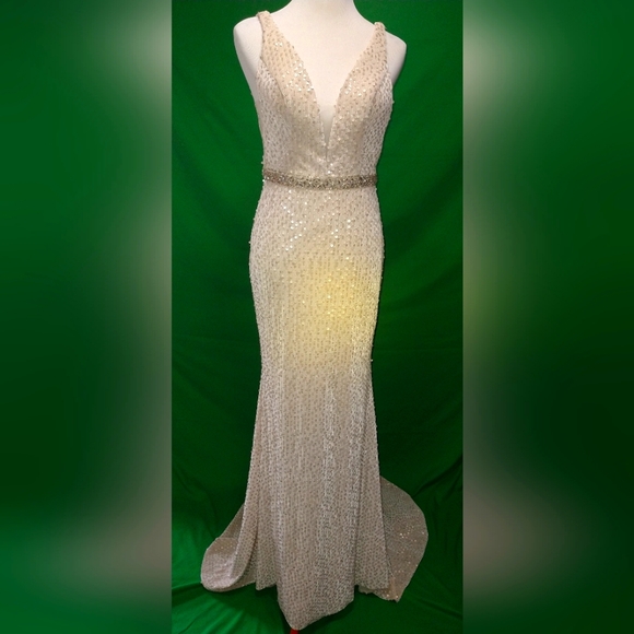 Katie b. Cream color dress size 6 woman's. - Picture 1 of 6